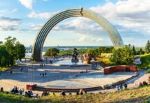 Обрив тролея на атракціоні у Києві: пошукові роботи призупинили, тіло не знайшли