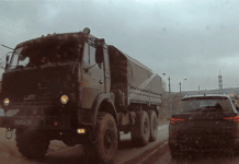 У РФ військовий автомобіль в’їхав у легковик, загинули мати й дитина