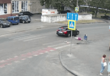 На проспекті Калнишевського у Дніпрі Renault збив жінку на переході