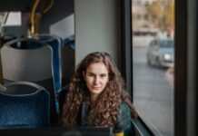 Як українцям у Ризі продовжити право на безкоштовний проїзд у громадському транспорті