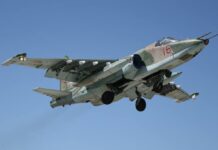 Українські військові збили російський бойовий літак Су-25 та показали ефектне відео