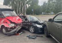 Неподалік дитячої лікарні у Кривому Розі сталася потрійна ДТП: деталі