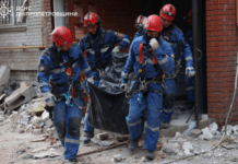 Рятувальники Дніпра виявили ще одну загиблу під завалами будинку, який росіяни понівечили у п’ятницю