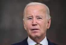 Байден пообіцяв демократам-губернаторам “більше спати” і скасувати пізні заходи, – CNN