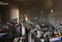 Коротке замикання: у Запоріжжі горів приватний будинок