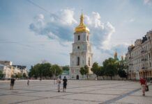 Сонячно, але без спеки: якою буде погода в Україні в останню суботу липня (фото)