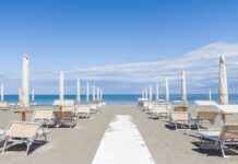 В Італії українець помер на пляжі, рятуючись від ос