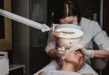 Українці можуть безкоштовно зробити пластичну операцію на обличчі: які умови