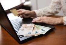 Заклеювати камеру чи вимикати мікрофон? Кіберполіція розповіла, як не стати жертвою зловмисників