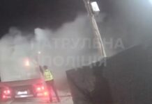 У Запоріжжі патрульні допомогли загасити вантажівку, яка загорілася