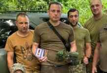 Мер Кам’янського передав автівку військовослужбовцям 113 бригади ТРО