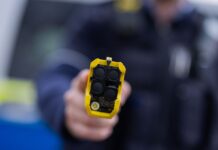 В Україні поліцейським можуть дозволити частіше використовувати електрошокери