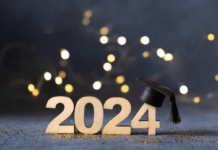 Випускники шкіл Кам’янського отримали 200 балів на НМТ