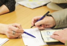 “Без прописки” в Україні: які покарання передбачені та чи випишуть штраф