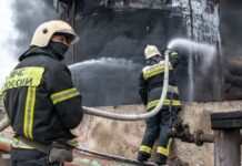 В Росії другу добу гасять пожежу на нафтобазі в Ростовській області, постраждало 18 пожежників – влада