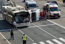 В Кривому Розі «швидка» потрапила в ДТП та перекинулася