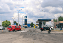 На Слобожанському проспекті у Дніпрі зіштовхнулися Lexus та Hyundai: подробиці ДТП