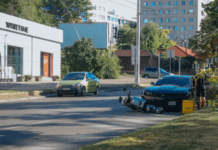 На проспекті Поля у Дніпрі водій Chevrolet збив кур’єра Glovo