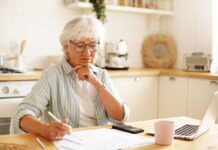 Українці можуть докупити стаж для пенсії: скільки коштує рік