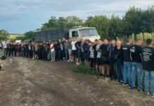 Операція “Рукавичка”. ДПСУ затримала “КАМАЗ” з півсотнею ухилянтів