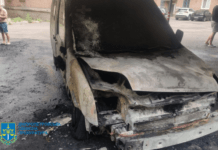 Підпалювали автівки військовослужбовців – п’яти мешканцям Дніпропетровщини загрожує до 10 років тюрми