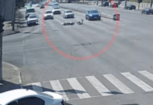 На Слобожанському проспекті у Дніпрі мотоцикліст зіткнувся з авто: подробиці