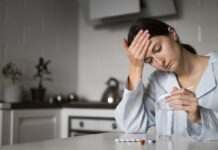 Лихоманка і втрата нюху. Лікар розповіла про особливості нового штаму COVID-19