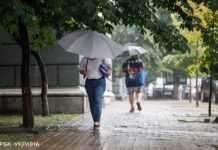 Частину України накриє дощами: прогноз погоди на завтра