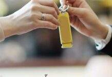 Вимагають паспорт під час заселення в готель: чи потрібно панікувати