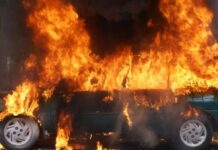 У Кам’янському затримали двох підлітків, які підпалювали авто військових