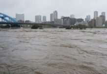 У Японії вирує тайфун «Шаньшань»: троє загиблих, понад 40 поранених