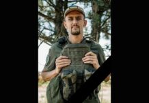 Залишились мати та дві сестри: Камʼянське проводить в останню путь захисника Романа Панасенко