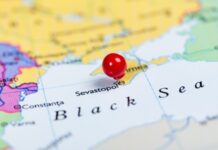 У Севастополі й Керчі вночі були вибухи, підконтрольна РФ влада заявила про атаку БпЛА