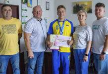 У Камʼянському привітали срібного призера чемпіонату світу з греблі на байдарках та каное