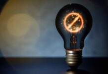 Графіки відключення світла у Запоріжжі 20 серпня: подробиці