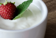 Що станеться, якщо щодня їсти йогурт: корисні та шкідливі властивості продукту