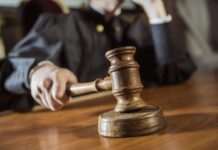 Теракт із ножем у Німеччині: суд видав ордер на арешт підозрюваного