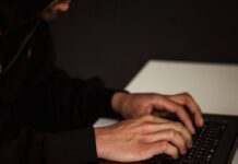 Продавав неіснуючі мопеди: у Жовтих Водах поліцейські викрили 25-річного шахрая