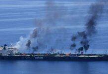 Хусити підбили нафтовий танкер і допустили рятувальників для відвернення катастрофи