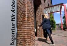 Грошова допомога у Німеччині: коли можуть урізати виплати від центру зайнятості