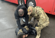 У Запоріжжі повідомлено про підозру трьом учасникам злочинного угрупування, яке займалося контрабандою наркотиків