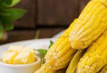 Користь, про яку ви не здогадувалися: чому потрібно їсти варену кукурудзу