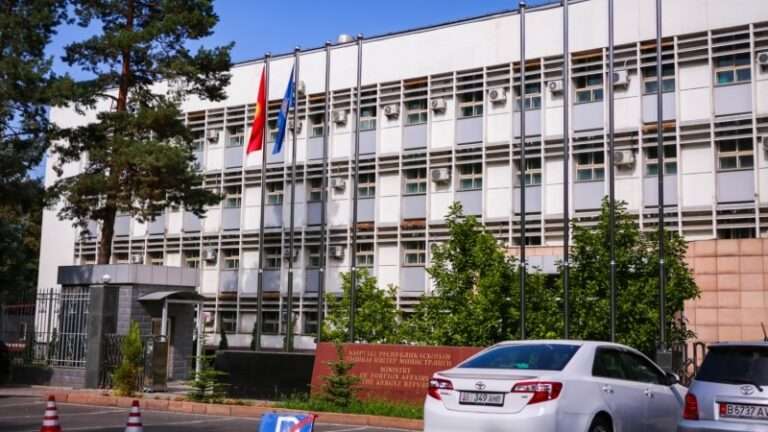 Киргизстан виключив «Талібан» зі списку терористичних організацій