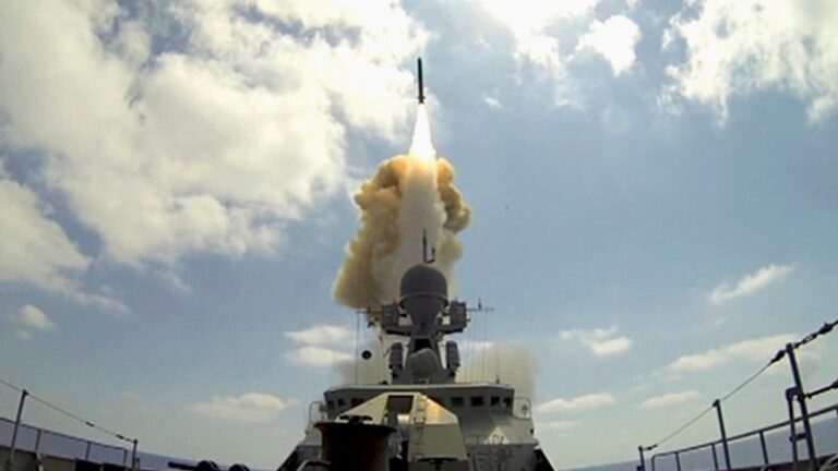 ВМС: Росія тримає два носії «Калібрів» у Чорному морі