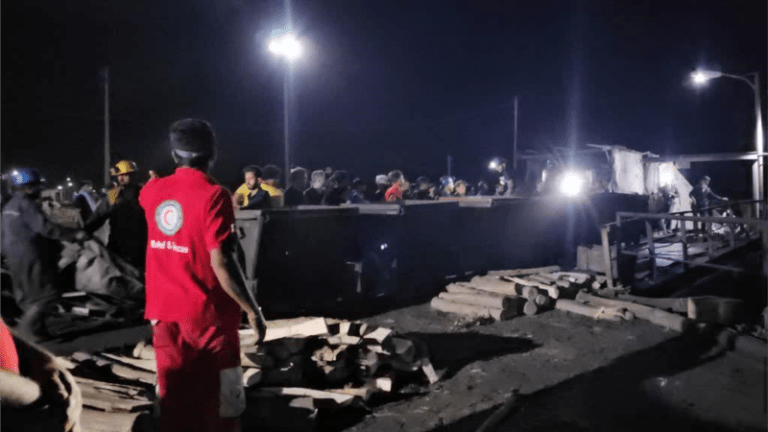 Щонайменше 30 людей загинули внаслідок вибуху на вугільній шахті в Ірані