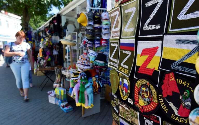 В Італії розвішали сотні проросійських плакатів проти підтримки України (фото)