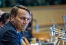 У Польщі назвали умову, за якої могли б збивати російські ракети над Україною