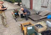 Підозри отримали 116 людей. Викрито великий канал продажу зброї та наркотиків