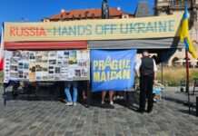 «Празький Майдан» провів ювілейну акцію протесту з нагоди 10-річчя існування