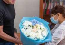 Мер привітав матусю, яка народила в День міста